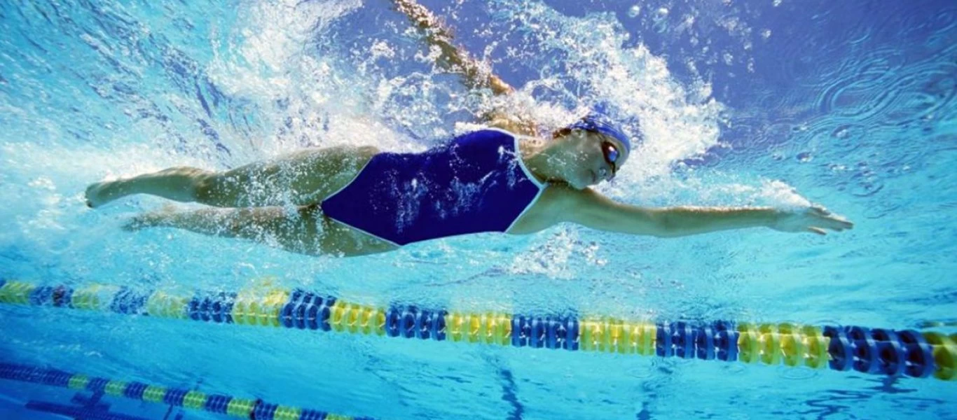 Γερμανία: Αθλήτριες κολύμβησης κατήγγειλαν τον προπονητή τους για σεξουαλική κακοποίηση & παρενόχληση